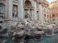 24 Trevi Fountain 1 * Fontana di Trevi (Trevi Fountain) showing Neptune riding a seashell chariot being pulled by two sea-horses, each being guided by a Triton * 800 x 600 * (226KB)